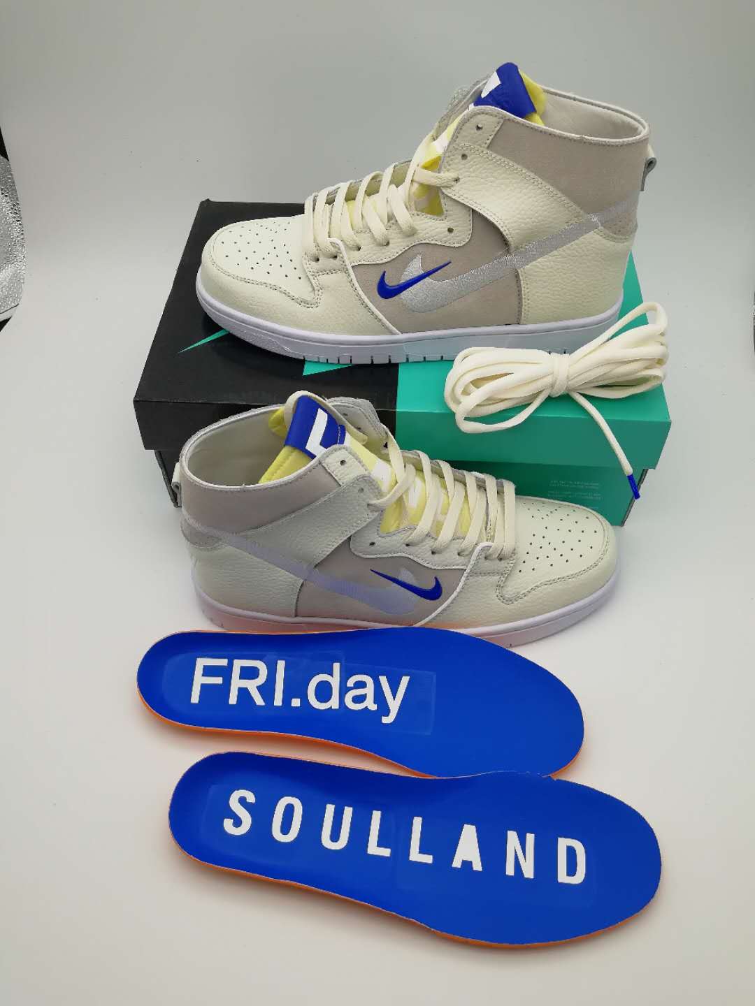 Soulland x Nike Dunk SB High FRI&day Grey Blue Shoes